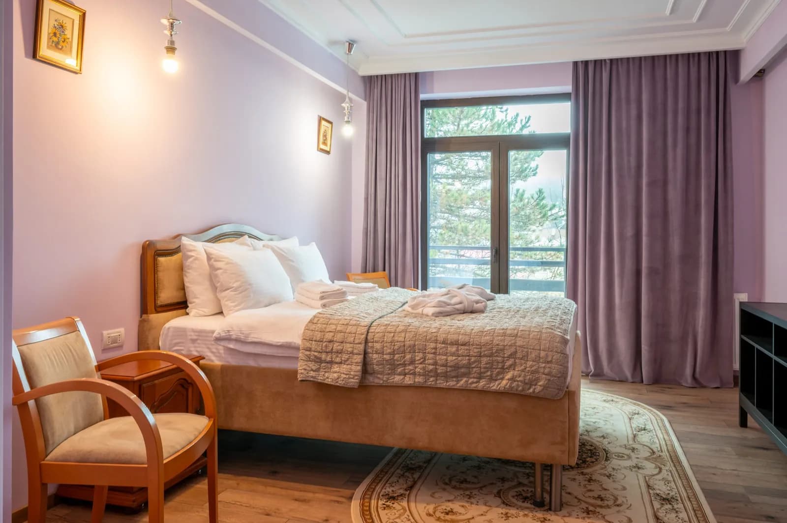 Cosy room with mountain view